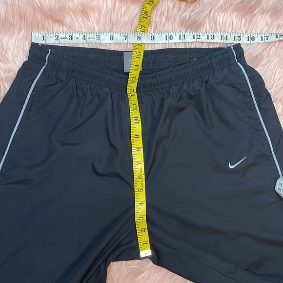 Vintage Nike Black Lightweight Windbreaker Pants Size Large - Picture 8 of 9